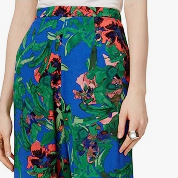 Racha Roy - Picture 2 of 5